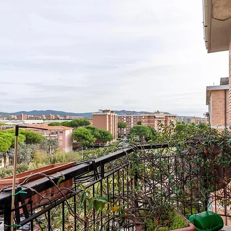 Roomy Flat Near The Hospital Riuniti! Daire